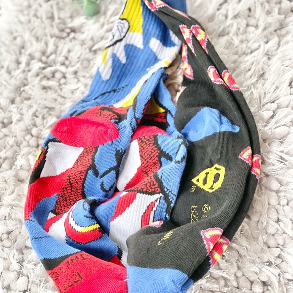 New with tags DC COMICS SUPERMAN 2pack Socksv. 1) black w/red & blue 2) red blue - Picture 4 of 4